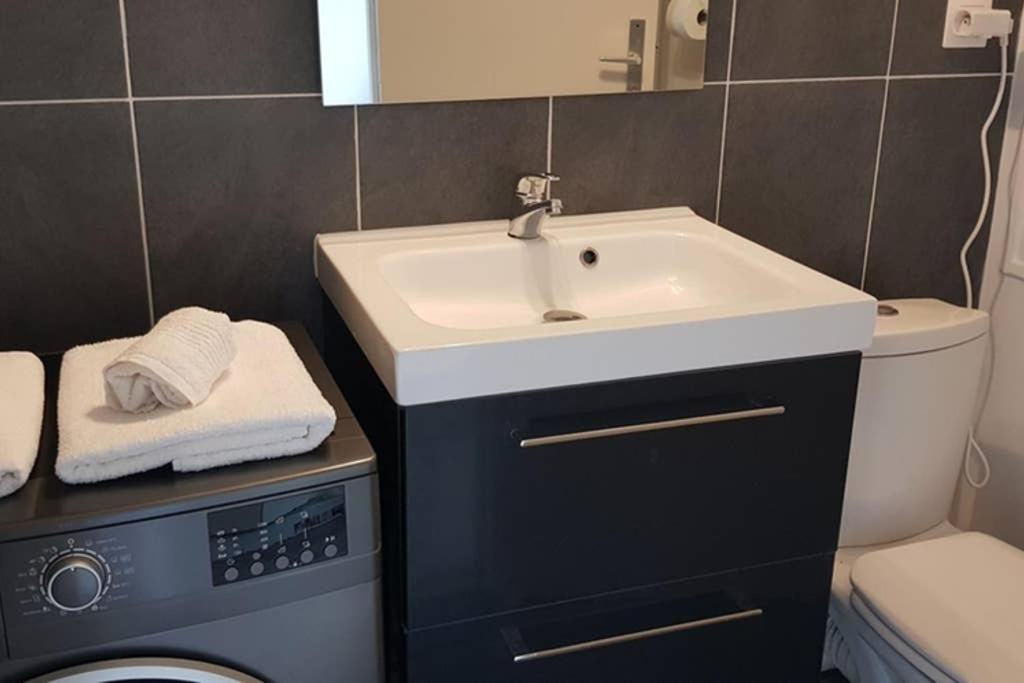 Beau Studio Renove 30M2 Balcon Vue Paris+Parking Διαμέρισμα Εξωτερικό φωτογραφία